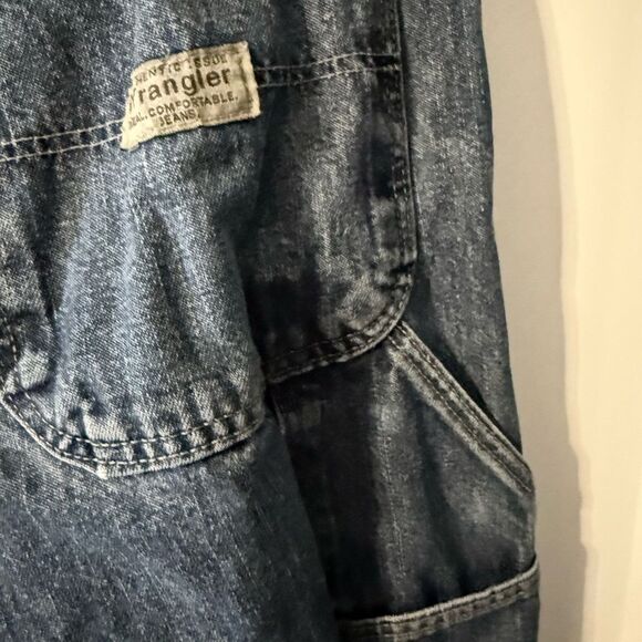 Wrangler Blue Relaxed Fit Jeans Classic Denim - Picture 3 of 6